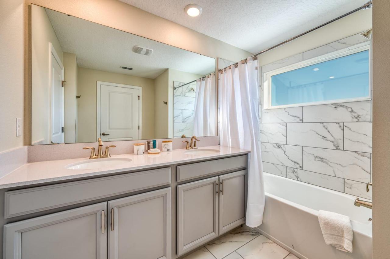 Awesome Home With Private Pool Near Disney 키시미 외부 사진